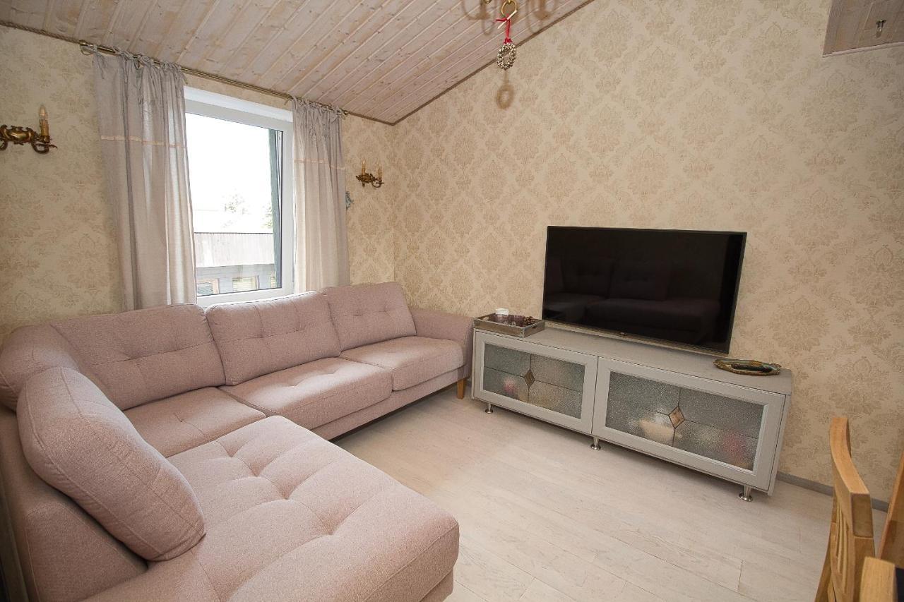 Apartment With Private Garden And Large Balcony 페르누 외부 사진